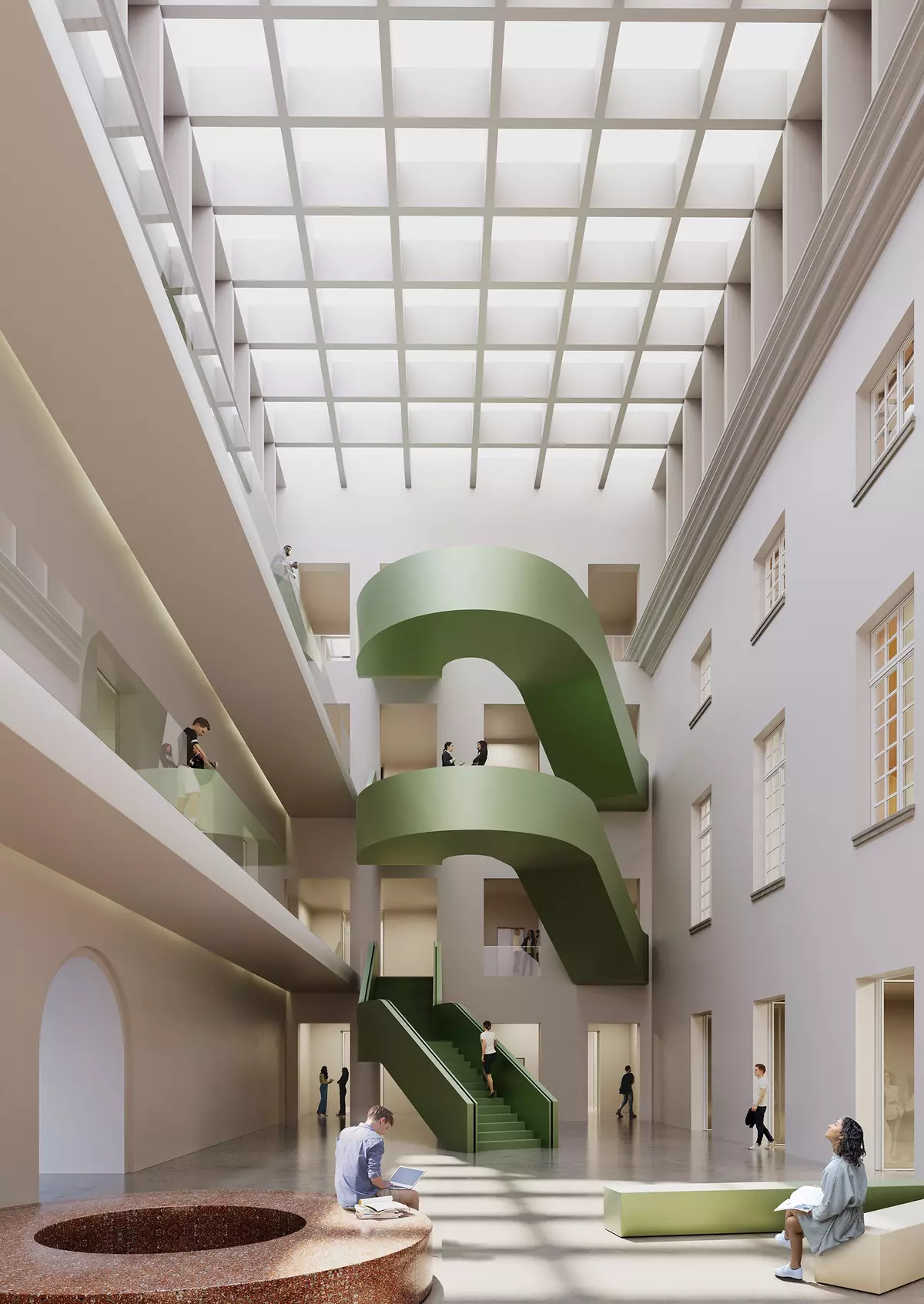 Innenraumvisualisierung eines zentralen Atriums in einem universitären Bildungsbau: mehrgeschossiger Eingangsbereich mit Oberlicht, umlaufenden Galerien, skulpturaler Treppenanlage in Grün, Aufenthaltszonen und Tageslichtführung im Kontext einer denkmalgerechten Bestandstransformation.